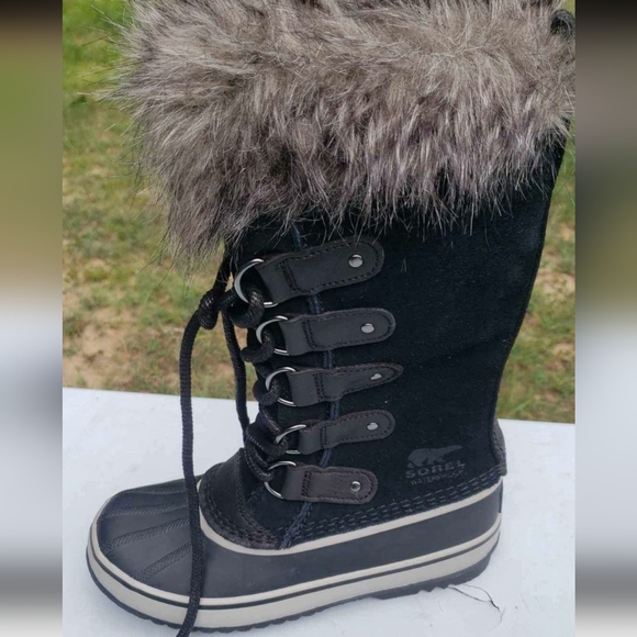SOREL SNOW BOOTS - Picture 1 of 8
